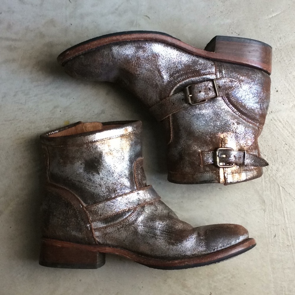 Matisse pewter distressed moto boots. - Picture 3 of 8